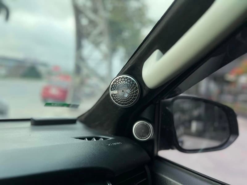 *Lắp đặt tại cột A
