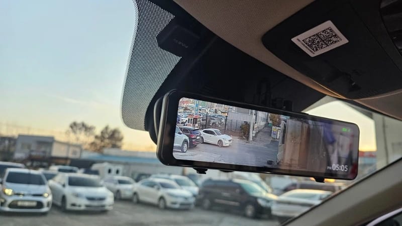 Hầu hết các mẫu camera hành trình kẹp gương đều có khả năng ghi hình ban đêm