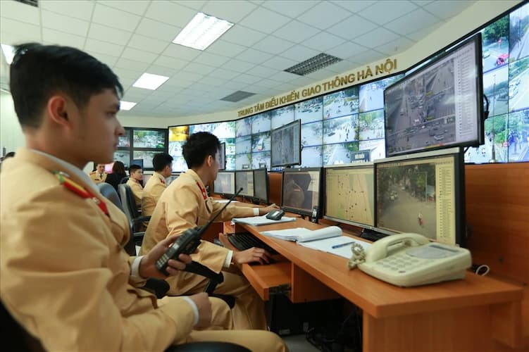 4 Bước Lắp Đặt Camera Hành Trình Ô Tô: Quy Trình, Chi Phí Và Lợi Ích
