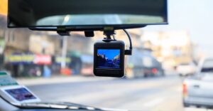 Kinh-nghiem-mua-va-su-dung-camera-hanh-trinh-cho-xe-hoi