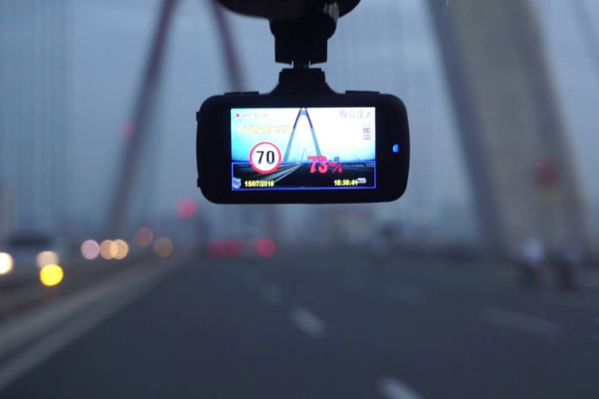 Lăp camera hành trình ô tô tại trung nam auto