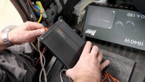 Hướng dẫn lắp định vị ô tô chi tiết, nhanh chóng và an toàn