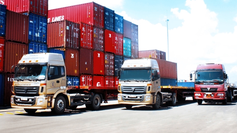 Xe ô tô kinh doanh vận tải hàng hóa bằng container, xe đầu kéo, xe tải nặng