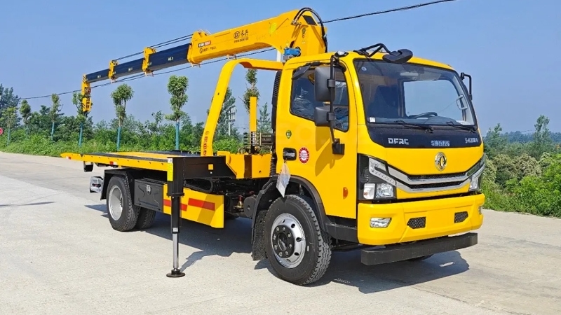 Xe cứu hộ giao thông đường bộ