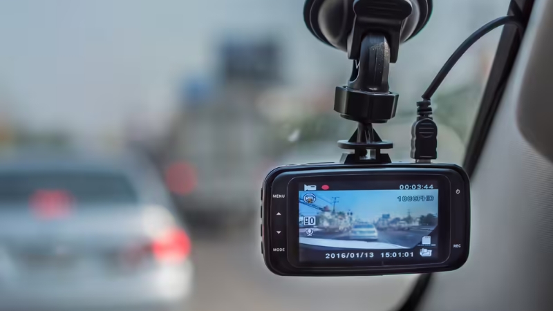 Xe biển vàng có phải lắp camera hành trình không?