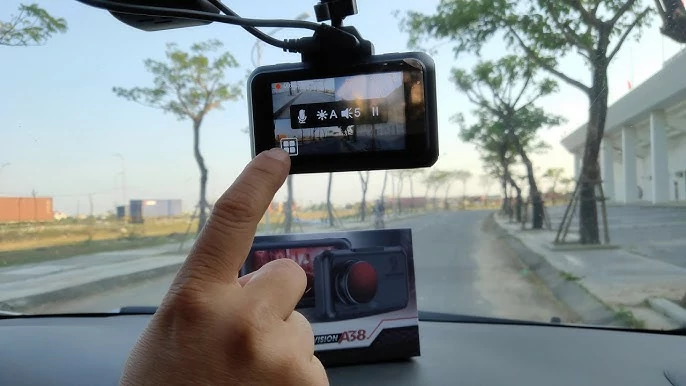 Camera quay bị mờ, nhòe hoặc ngược sáng