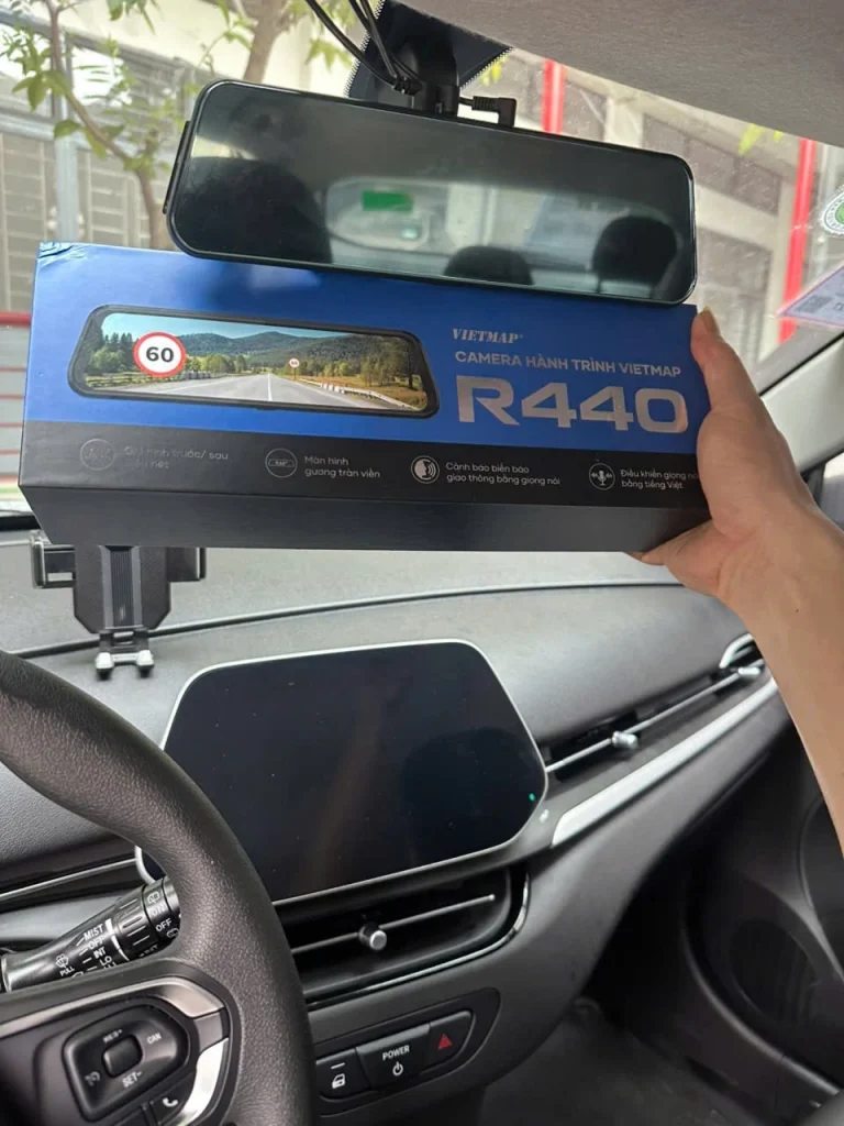 Lắp camera hành trình Vietmap