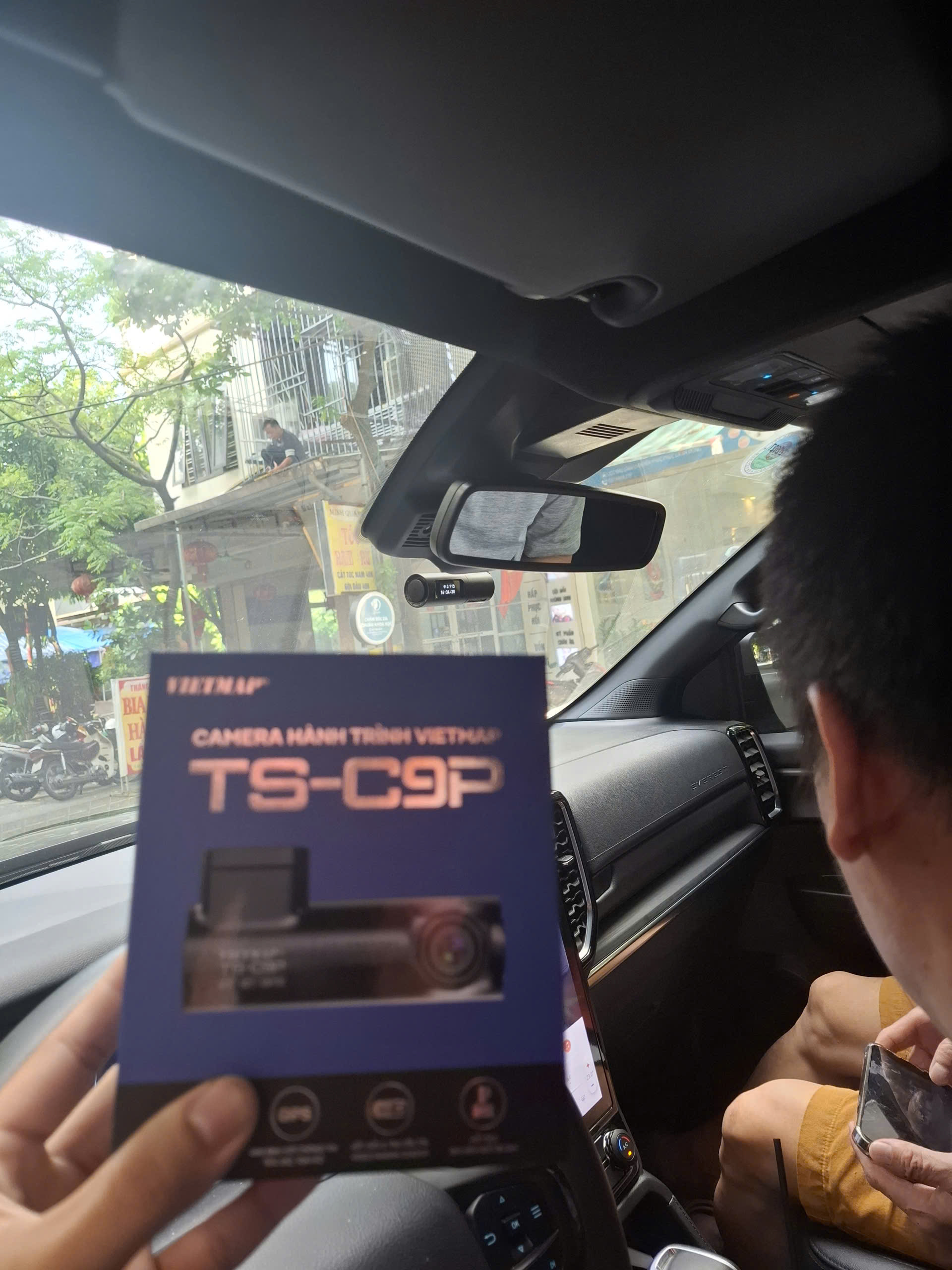 lắp camera hành trình ô tô vietmap