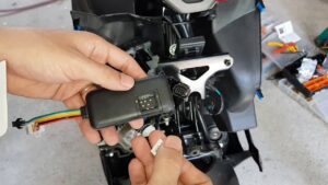 DKiểm Tra Xe Máy Có Gắn Định Vị GPS Không? Cách Phát Hiện Đơn Giản