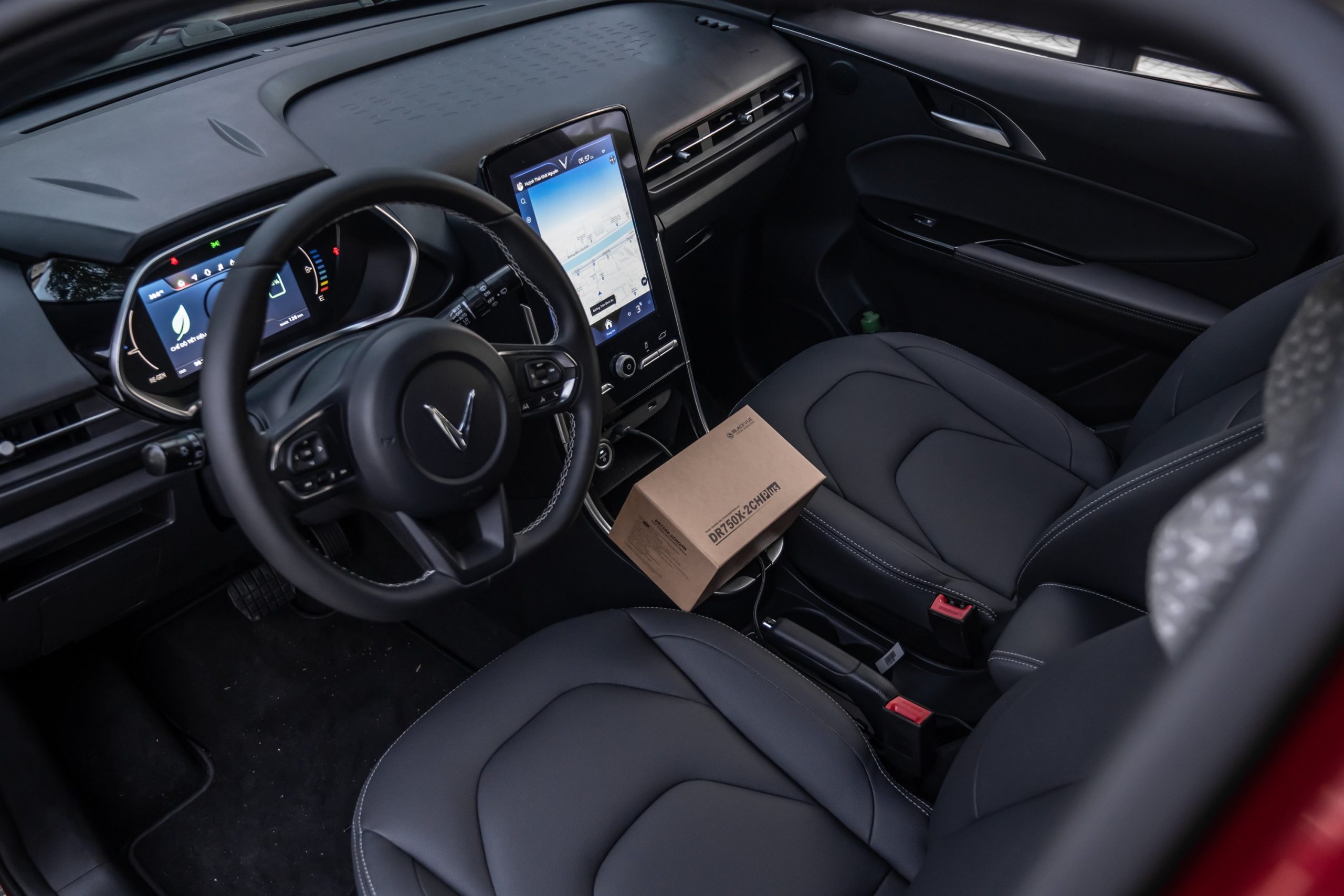 lắp camera hành trình cho xe điện VinFast