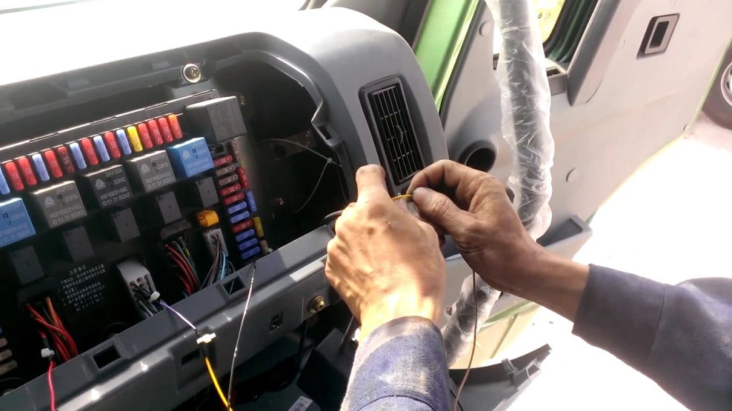 Giam-sat-hanh-trinh-hop-den-2