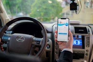 Lắp định vị ô tô cho xe cho thuê cần lưu ý gì?