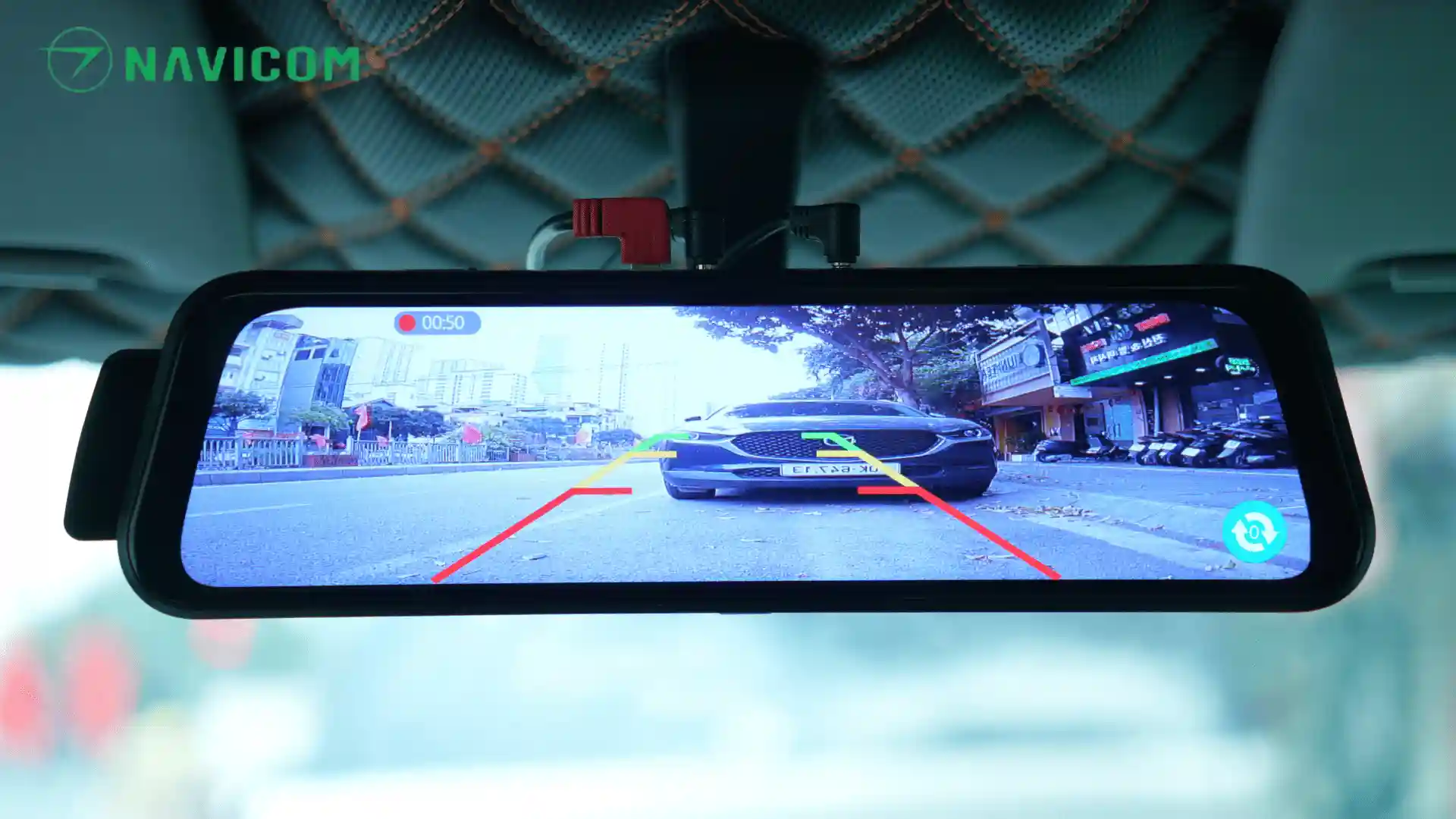 Tích hợp camera lùi thông minh